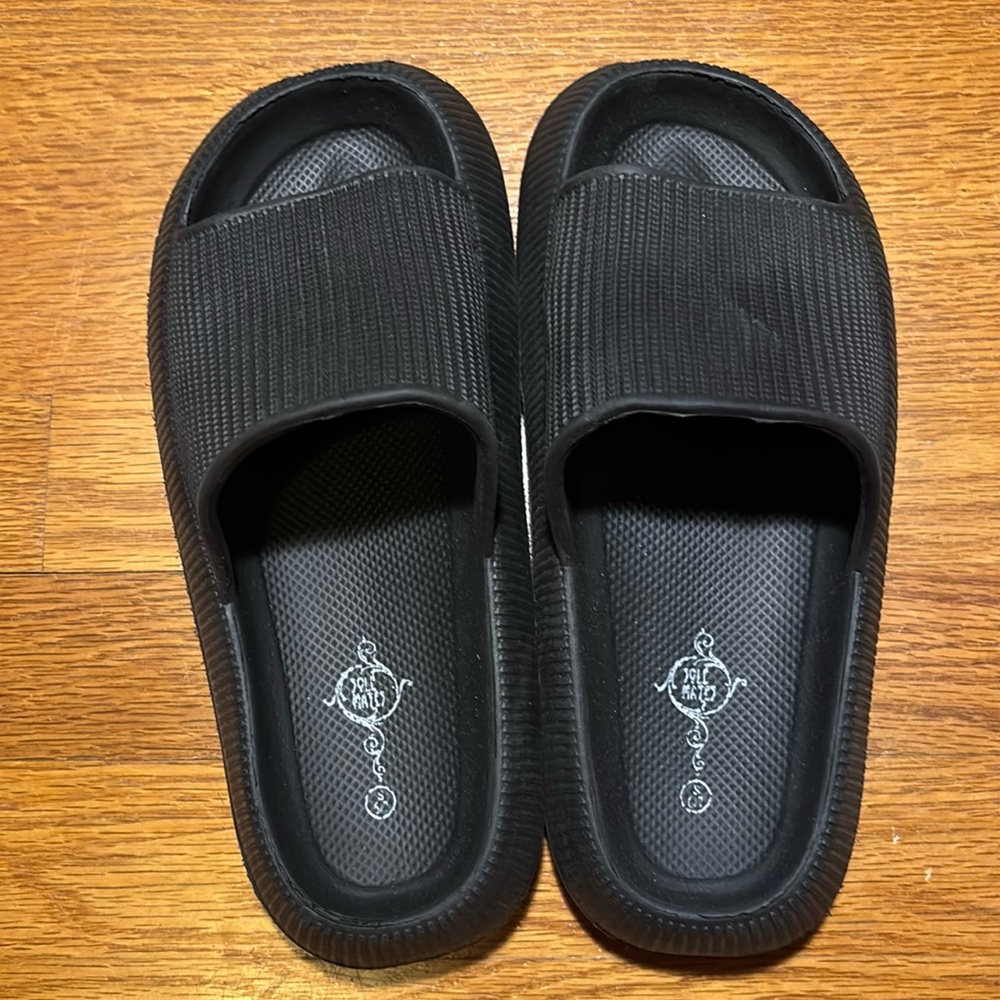 Soulmates, black cloud slides